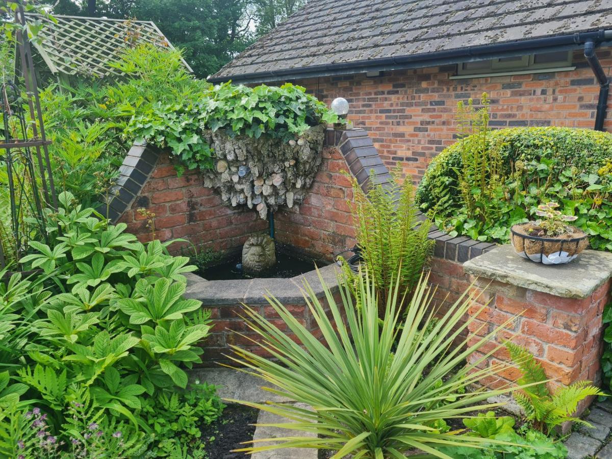 The Garden Room, 1 Heath Cottage Knutsford Extérieur photo